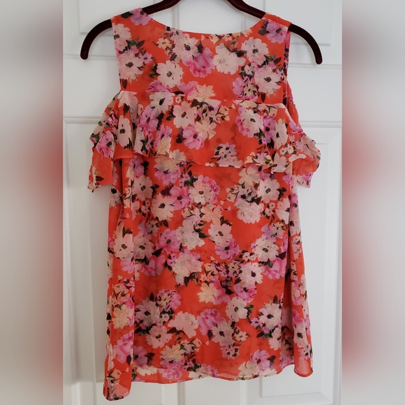 cabi Lush Floral Cold Shoulder Top - Picture 3 of 8
